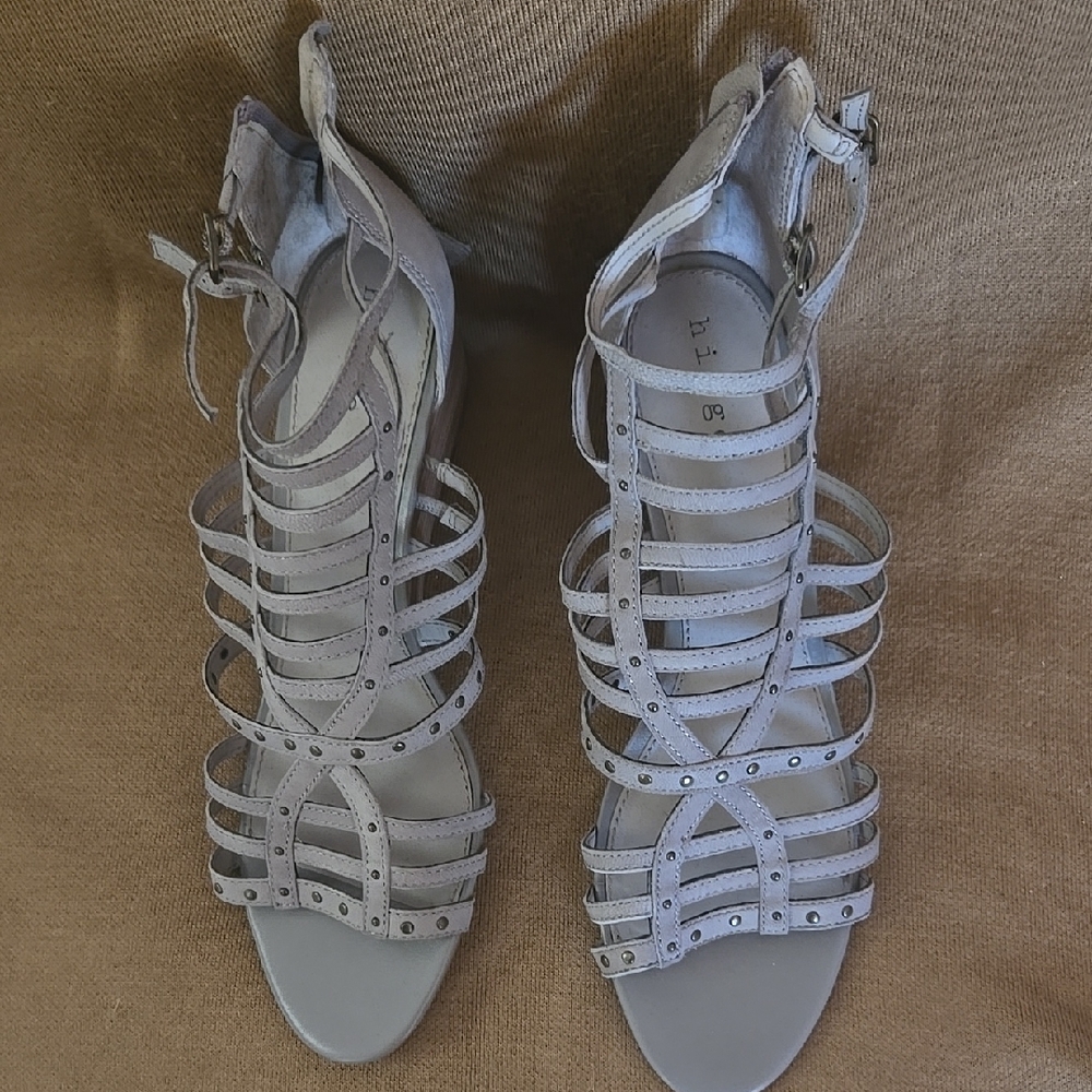Elegant Gray Strappy Women's Sandals